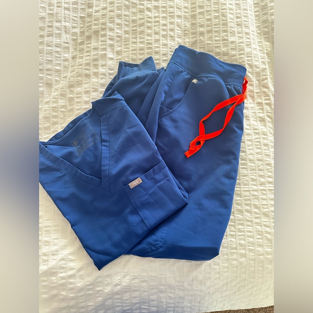 Figs High waisted Jogger pants with Catarina scrub top